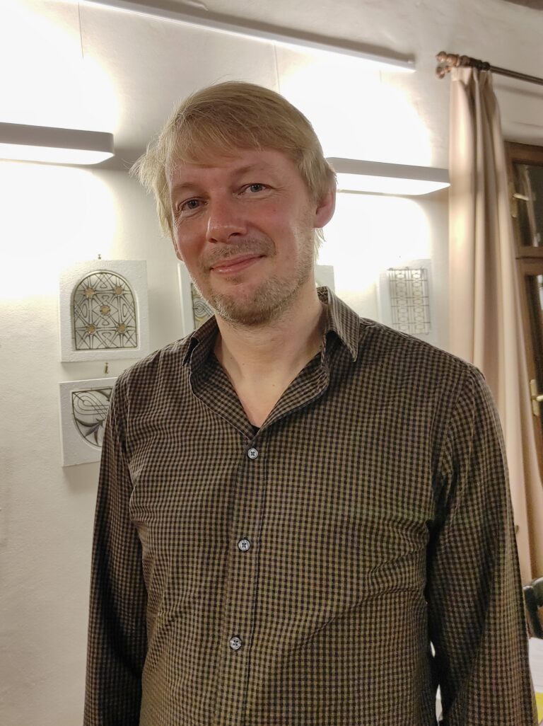 Jan Štifter pri autorskom čítaní v Rudolfove.