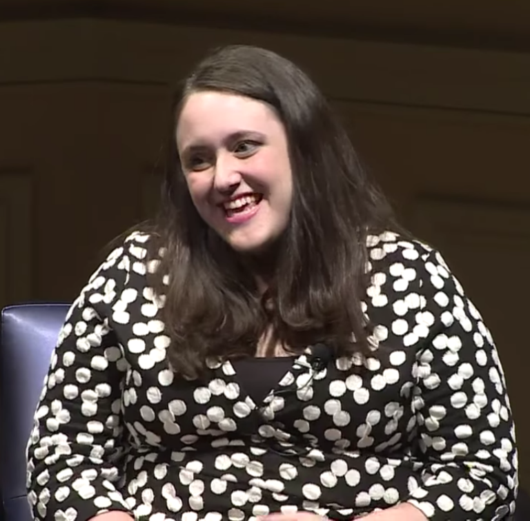 Americká spisovateľka Becky Albertalli počas podujatia v Kongresovej knižnici v roku 2018