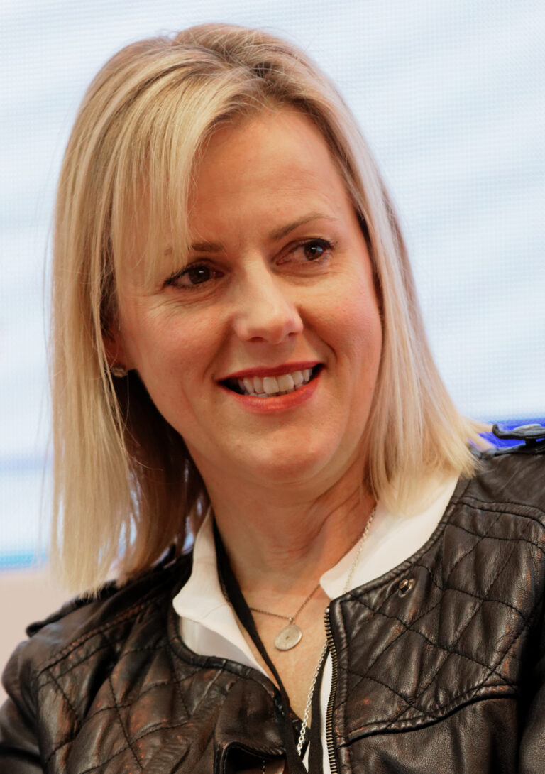 Portrét autora Jojo Moyes