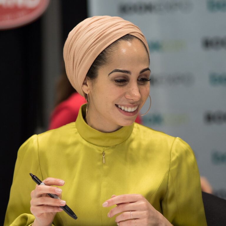 Portrét autora Tahereh Mafi